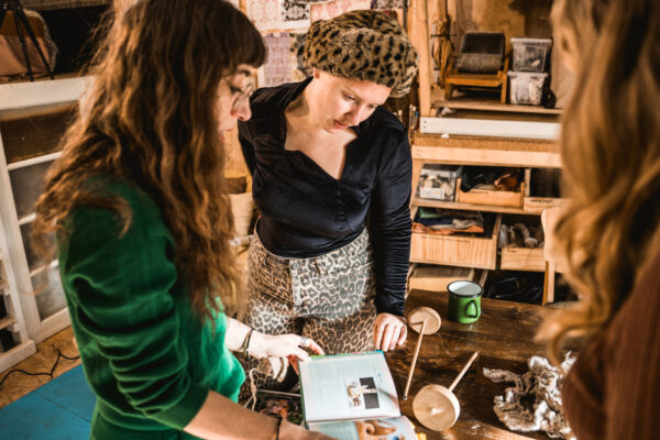 Wool Spinning Workshop Netherlands – With Samm Lewis SATURDAY 26th JULY 13:00-16:00 - Image 6